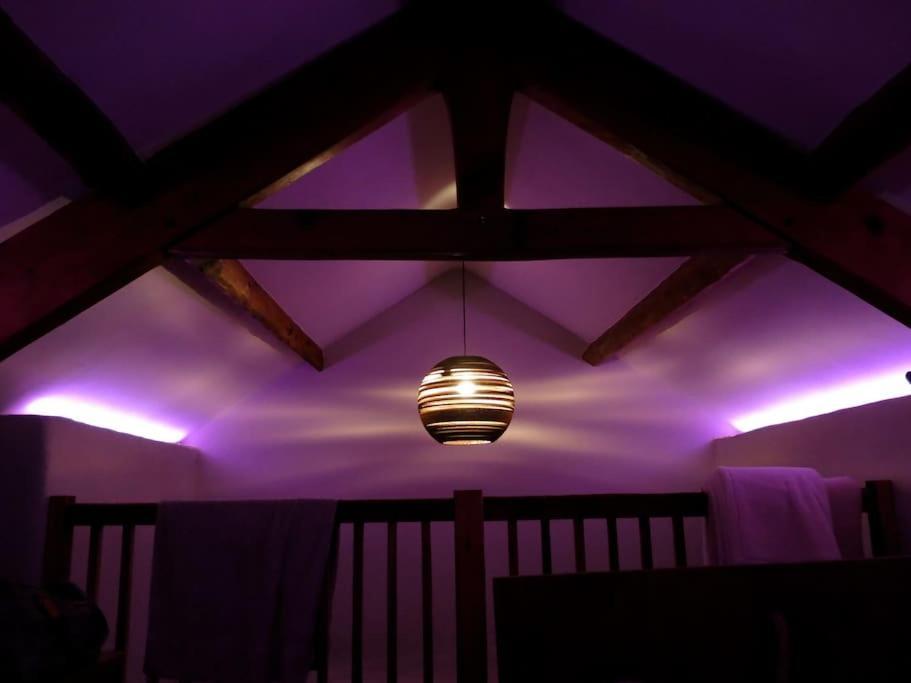 Cartmel Barn: Beckside Stables Villa ภายนอก รูปภาพ