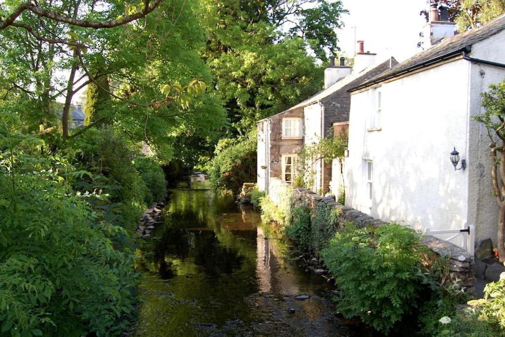 Cartmel Barn: Beckside Stables Villa ภายนอก รูปภาพ